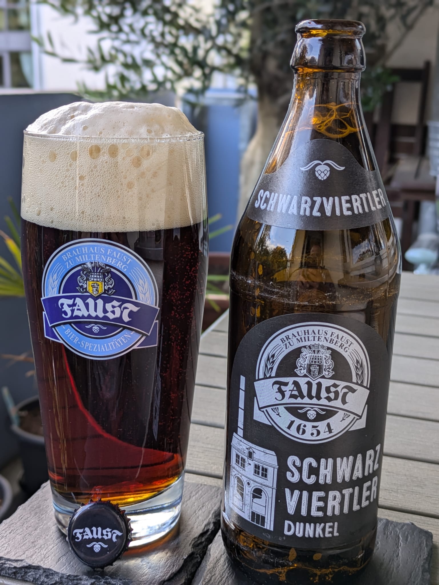 Bierprobe Schwarzviertler Dunkel vom Brauhaus Faust vom FrankenBierFreund