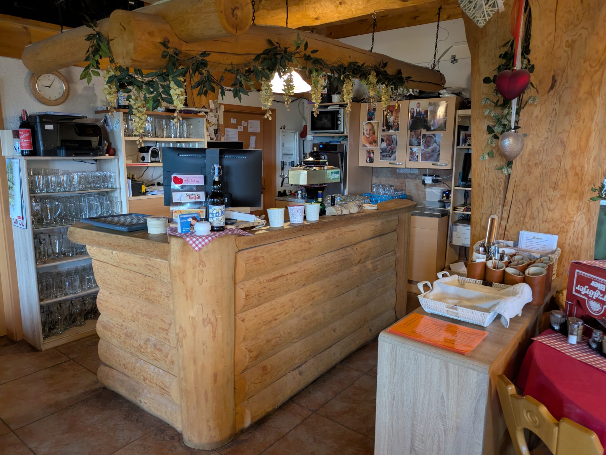 Tresen im Brauerei Landgasthof Lindenhardt von FrankenBierFreund