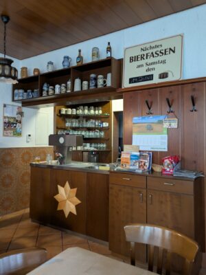 Der Tresen im Gastwirtschaft Scheubel von Stern-Bräu von FrankenBierFreund